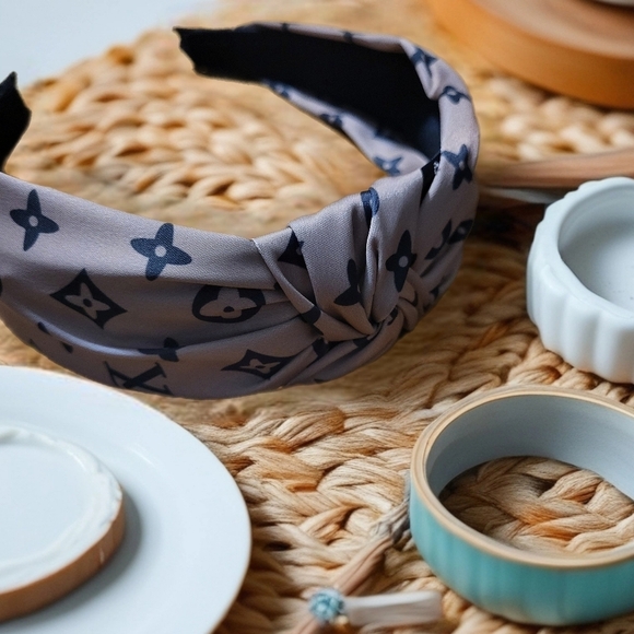 Accessories - Stylish Tan /black Patterned Headband